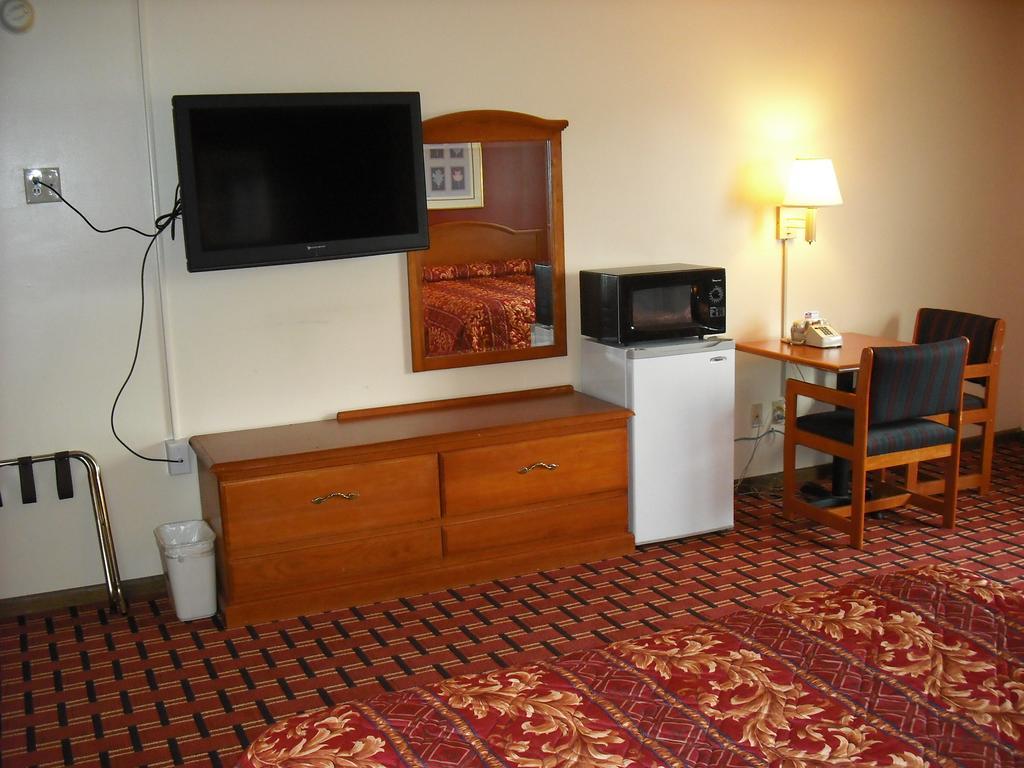 Regency Inn Хадсон Экстерьер фото
